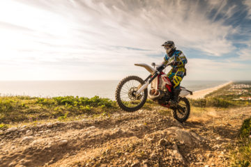 Jak zadbać o swoje bezpieczeństwo na motocyklu typu cross? 9 Jak zadbać o swoje bezpieczeństwo na motocyklu typu cross? 5