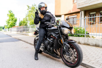 Podróż w stylu i bezpieczeństwie - przewodnik po butach motocyklowych damskich i turystycznych 24